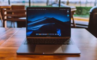 minimal traveler, working holiday, uk